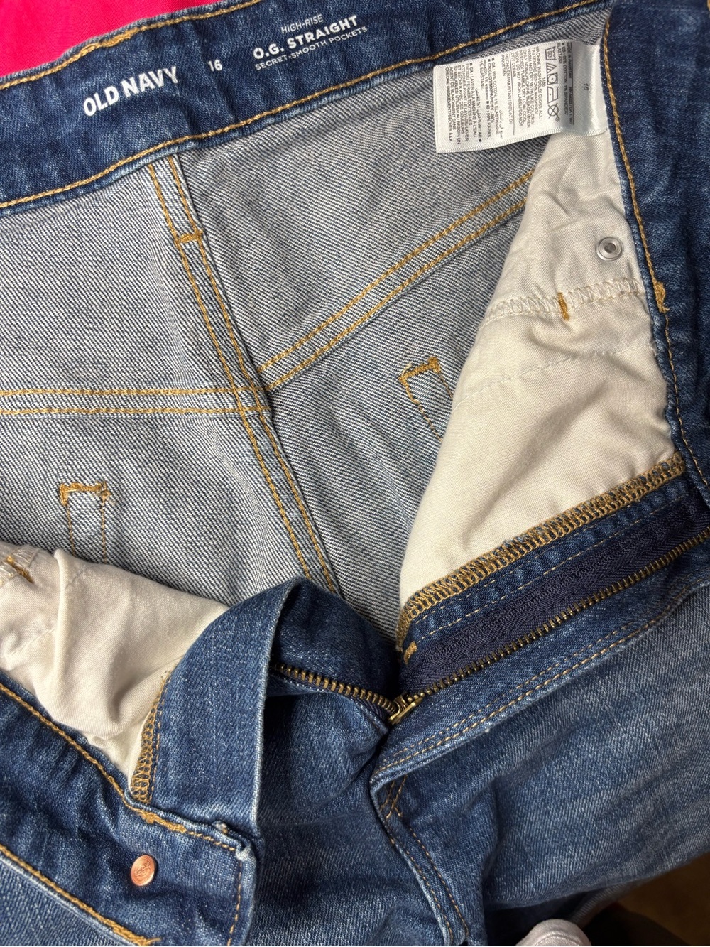 Old Navy High-Rise O.G. 5 inseam Denim Shorts NWOT Size 16 Secret-Smooth Pockets - Picture 3 of 5